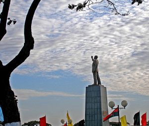Monumento à Agostinho Neto em Luanda