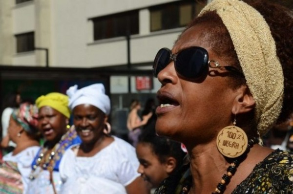 Maioria das mulheres assassinadas no Brasil entre 2005 e 2015 era negra