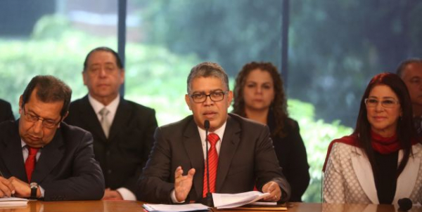 presidente da comissão constituinte, Elías Jaua