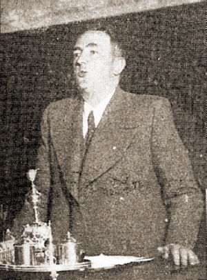 Ángelo Casal discursa em favor do estatuto de autonomia de 1936.