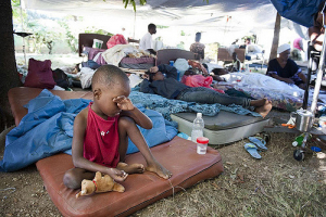 Mais de três mil haitianos continuam em acampamentos para desabrigados