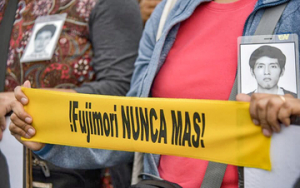 Peruanos protestam contra perdão a Fujimori
