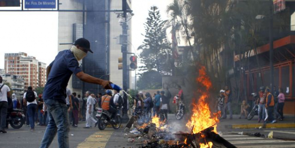 Incitação à violência marca convocação de protesto da oposição na Venezuela