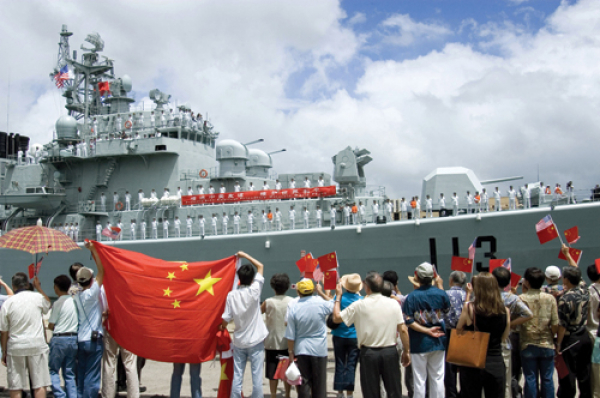 Rússia e China mobilizam poderosa frota naval no Mar do Japão