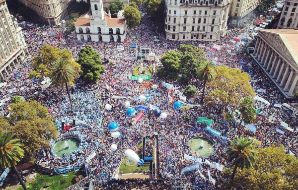 Argentina em contra-revolução (acidentada)  – A tentativa de construção de uma ditadura mafiosa