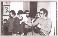Na foto: Manuel Freire, Benedito, Francisco Fanhais, José Jorge Letria e José Afonso