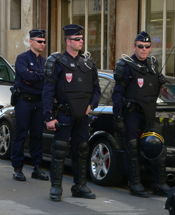 Repressão brutal em França
