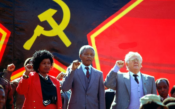 Comunistas apoiam Ramaphosa na África do Sul