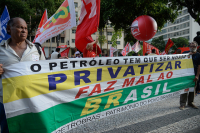 Venda dos ativos da Petrobras é 'crime de lesa pátria', denunciam petroleiros/as do RJ