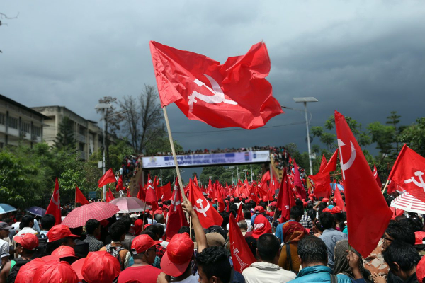 Comunistas vencem as eleições gerais no Nepal