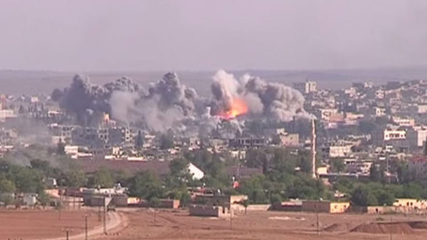Ataque aéreo da coalizão imperialista em Kobane
