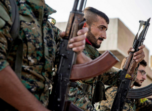 Guerrilheiros do YPG curdo