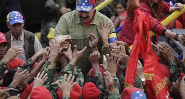 55% dos venezuelanos preferem que Maduro resolva situação econômica