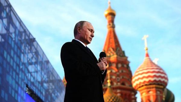 Há cinco anos, Putin tenta ressuscitar nacionalismo russo, rompendo parcialmente com a chamada &quot;Era Yeltsin&quot;