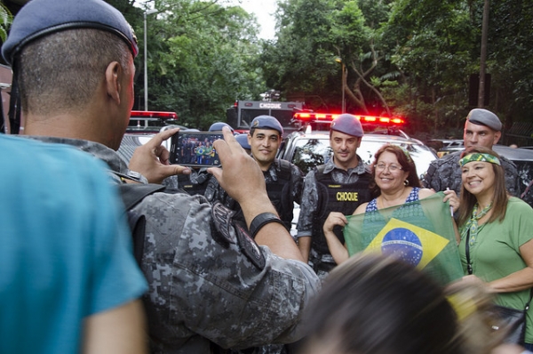 O Brasil ufanista como episódio distante de uma ficção/realidade