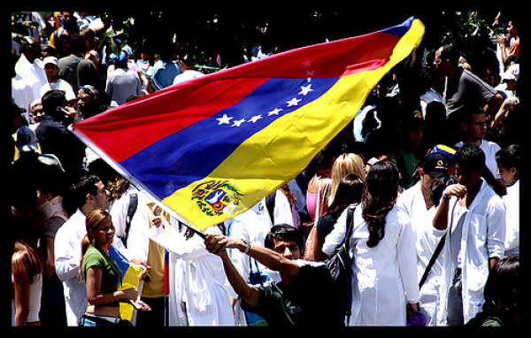Venezuela oferece oportunidades de formação a profissionais colombianos e equatorianos