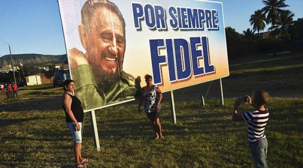 Um ano depois da morte de Fidel, Cuba continua em Revolução