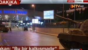 Tanques bloqueiam o aeroporto de Atatruk