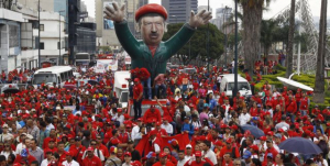 Marcha anti-imperialista realizada em Caracas, nesta segunda (11)