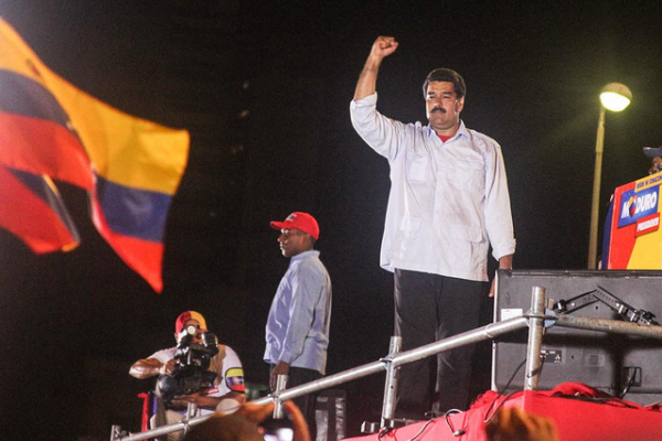 Revolução avança na Venezuela, apesar de violência opositora