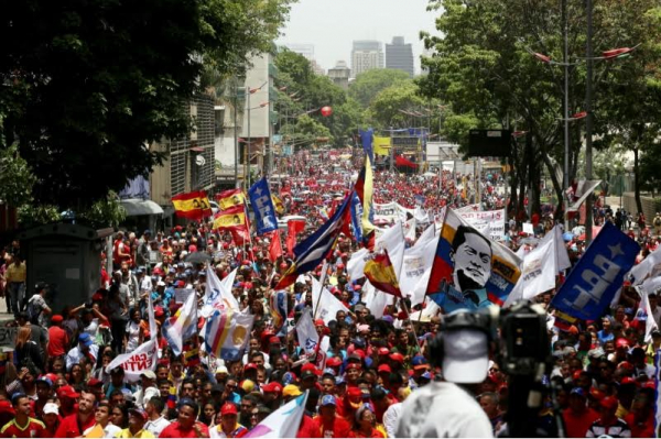 Venezuelanos realizam nova manifestação em apoio ao governo