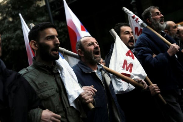 Milhares protestam em Atenas contra medidas antipopulares do Syriza