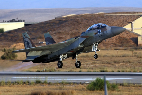 Israel e Turquia bombardeiam território sírio
