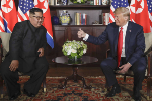 Trump diante da Coreia do Norte e Irám, em 15 pontos