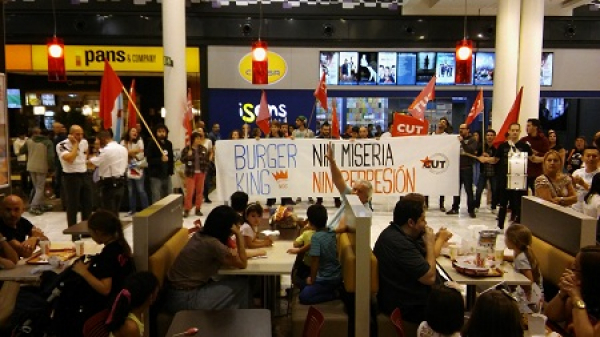 Concentraçom no Burger King em Compostela denuncia despedimentos anti-sindicais