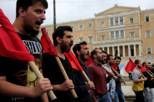 Fortes protestos em Atenas contra novas medidas de austeridade